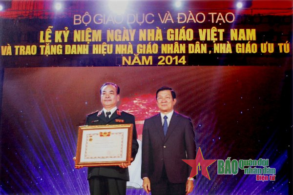 Chất “thép” của thầy giáo - chiến sĩ